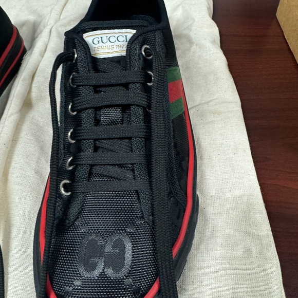 Gucci Tennis Shoes - Picture 15 of 16